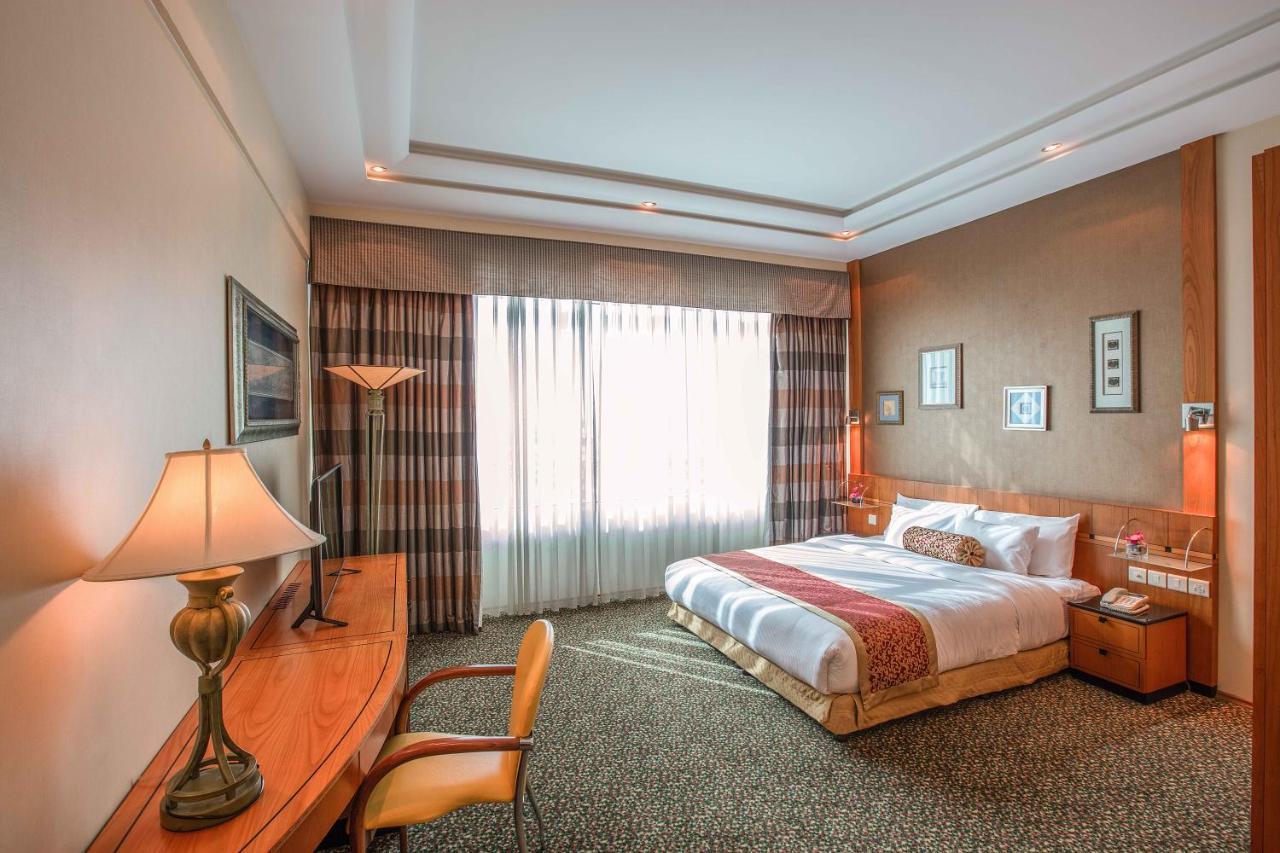 Gulf Court Hotel Manama Exterior photo