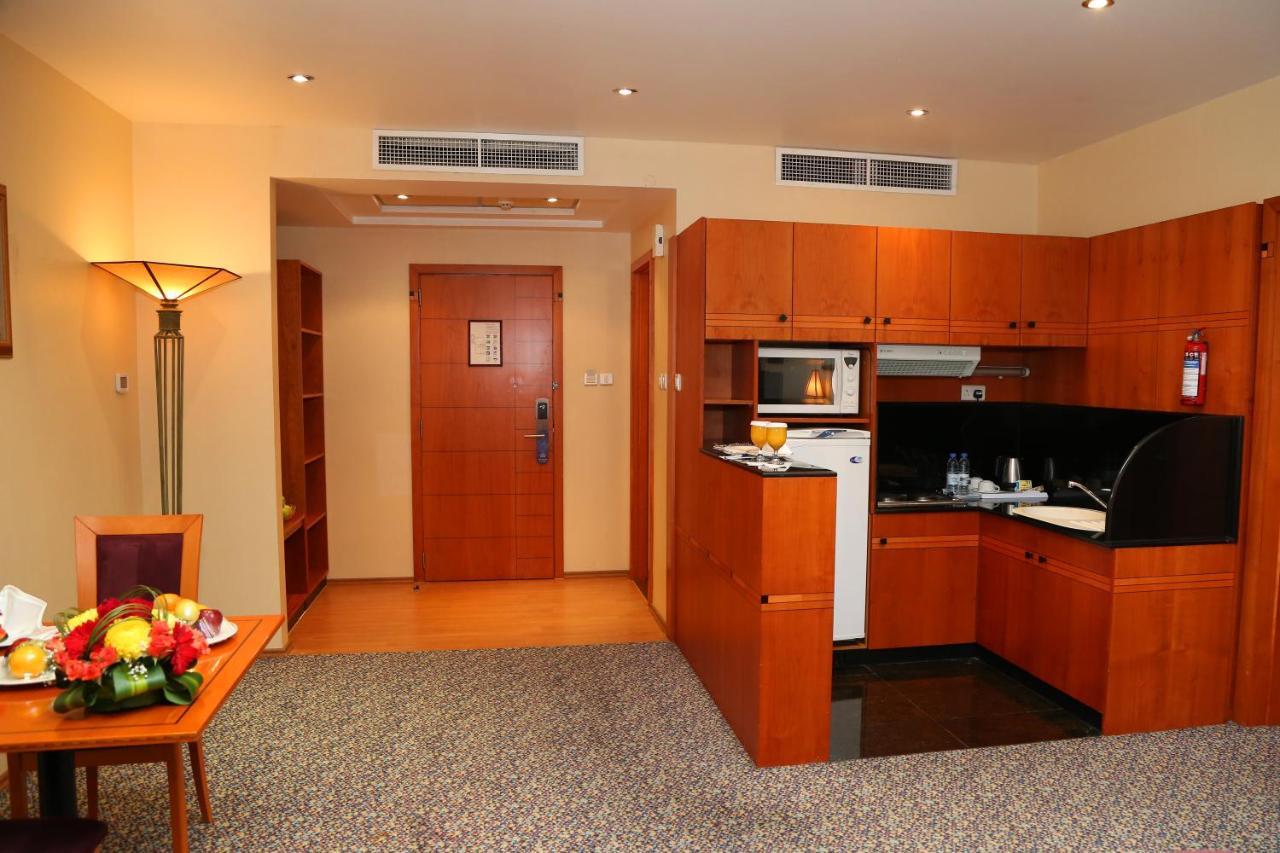 Gulf Court Hotel Manama Exterior photo